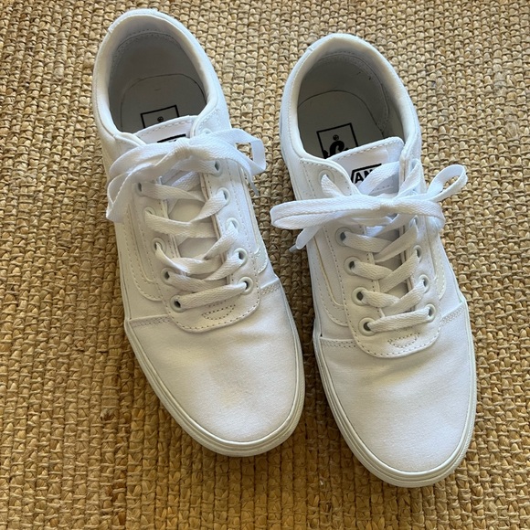Women’s White Vans- Low Top Ward Sneaker - Picture 3 of 9